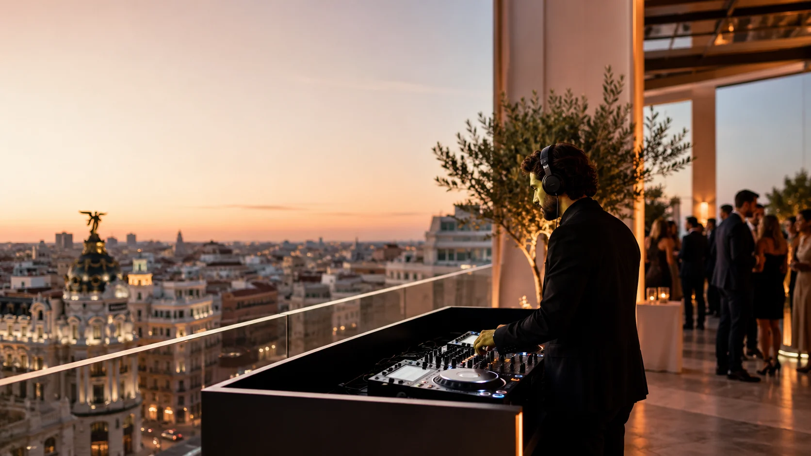DJ profesional para eventos en una terraza de Madrid